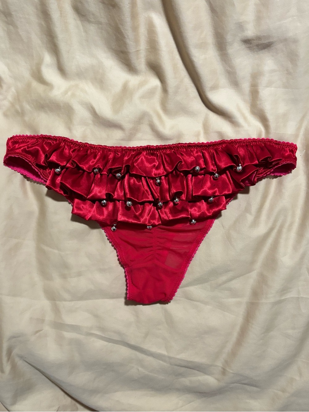 VICTORIA'S SECRET SEXY LITTLE THINGS M SMOOTH RUFFLE JINGLE BELL Panties NWT